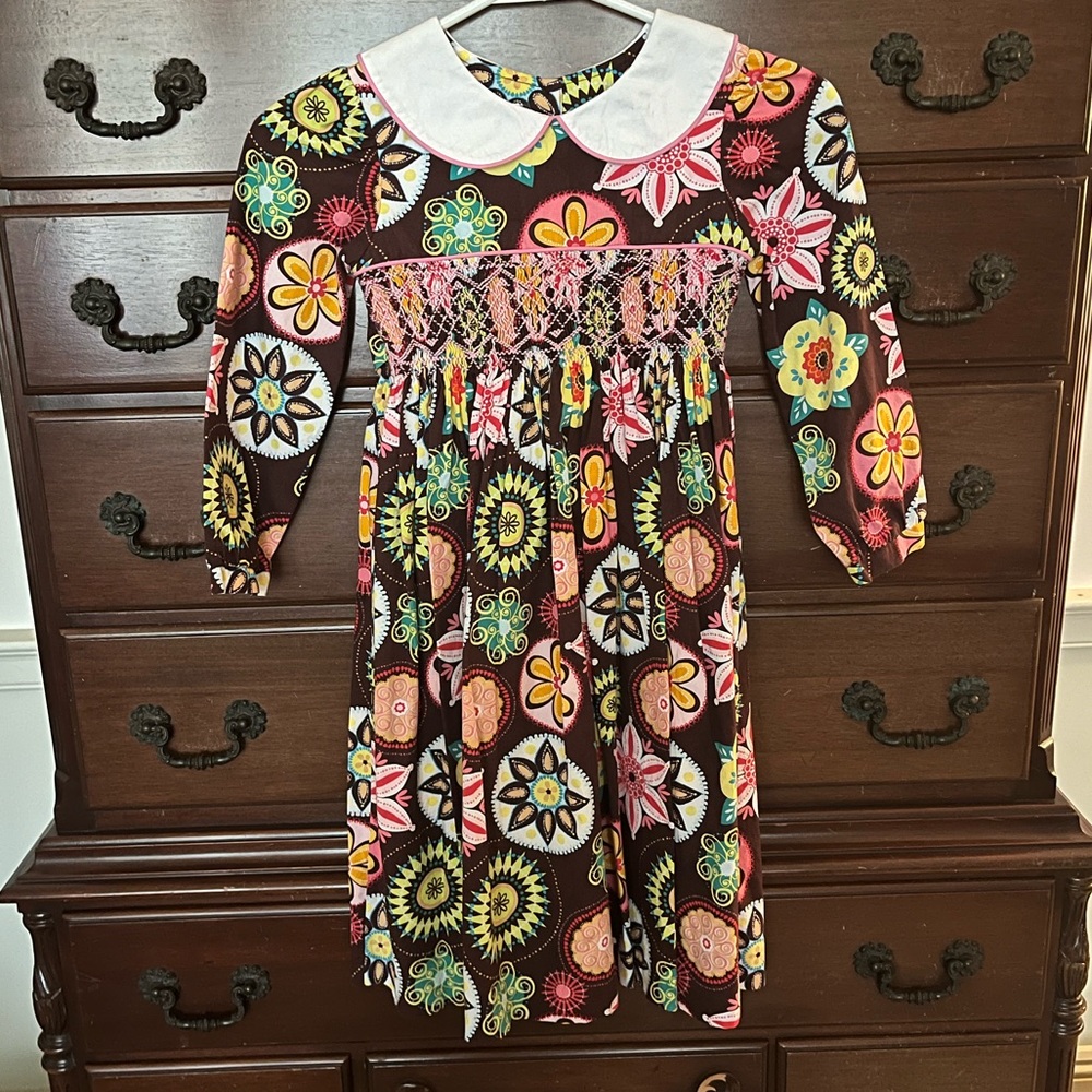 2/$10🌸 Girls Size 6 Smocked Dress